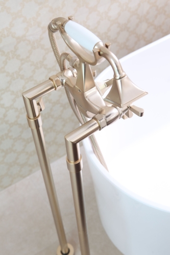 LaMaison-01-metal-and-marble-bath-tub-08