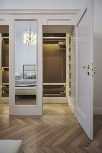 LaMaison-02-wood-paneling-02