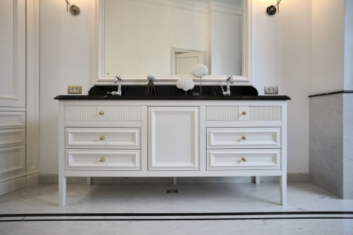 LaMaison-04-bespoken-furniture-bathroom-02