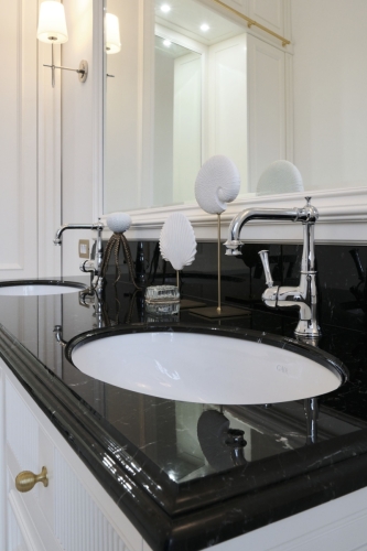 LaMaison-04-metal-and-marble-sinks-03